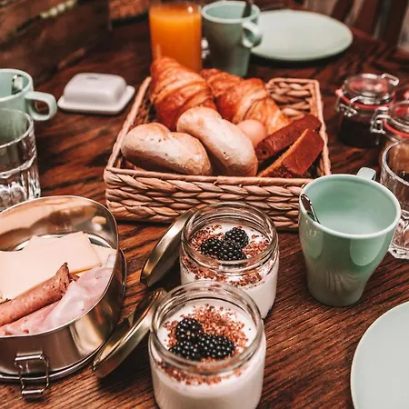 Crash'nstay - N° 9 *